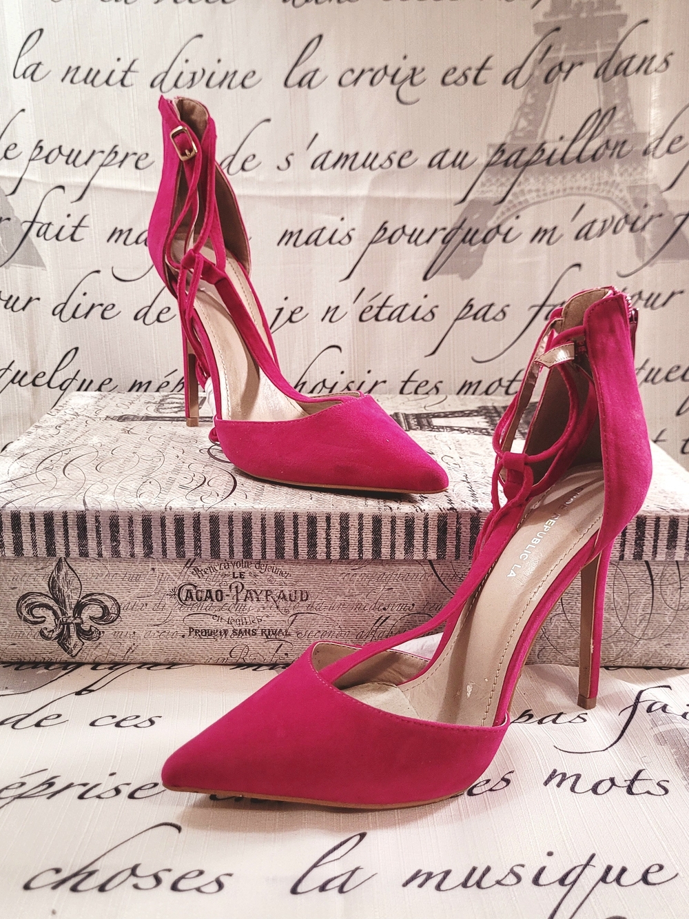 Women's Fuchsia Pointed-Toe Ankle-Strap Heels